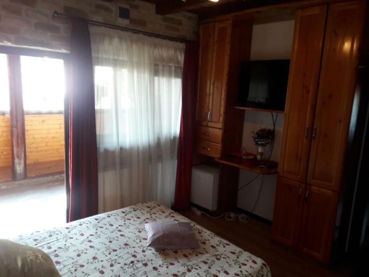 Casa Daos Hotel Nucsoara  ภายนอก รูปภาพ