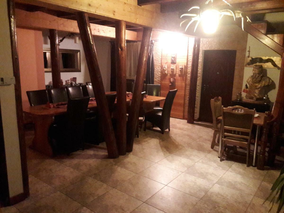 Casa Daos Hotel Nucsoara  ภายนอก รูปภาพ
